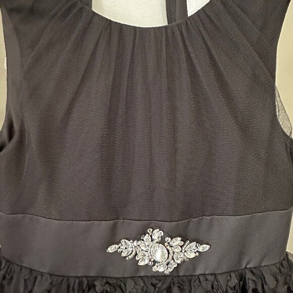 Little Girl's Formal Dress - Picture 2 of 7